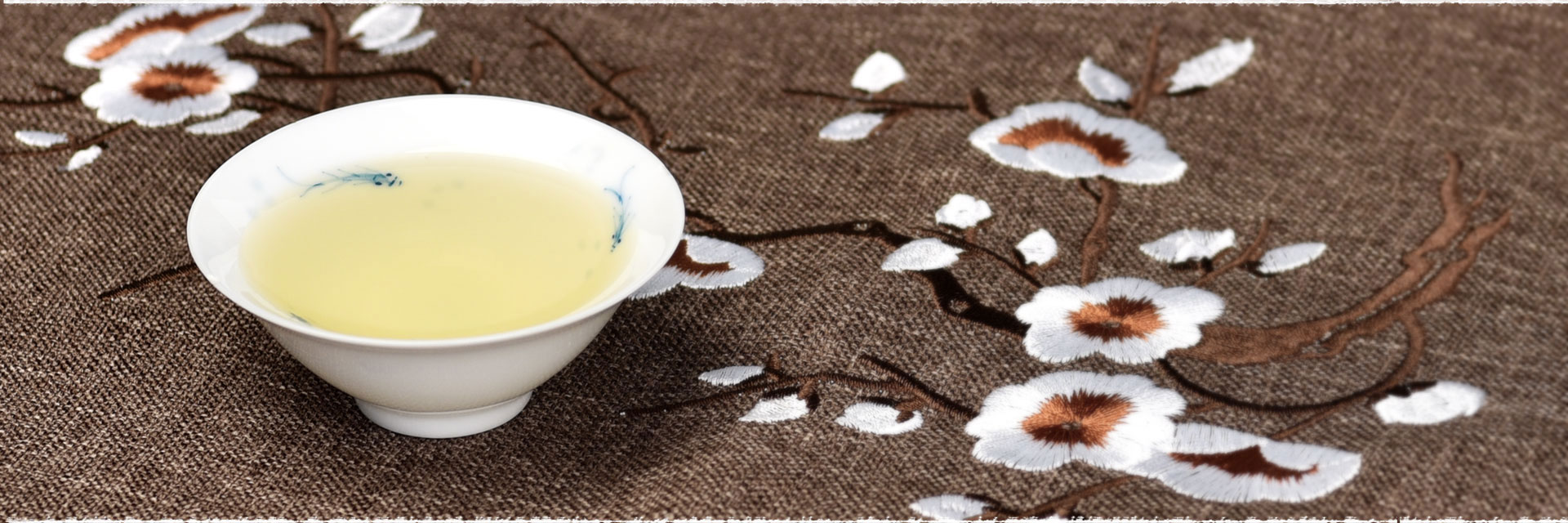 How To Choose The Best Silver Needle White Tea