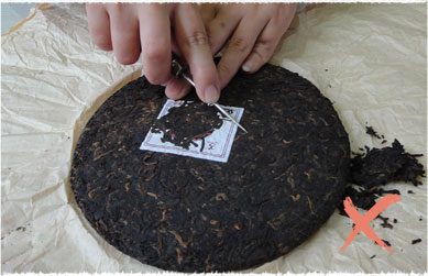 Wrong Method to Pry Puerh 