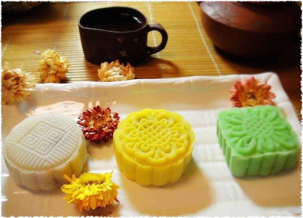 tea with mooncake