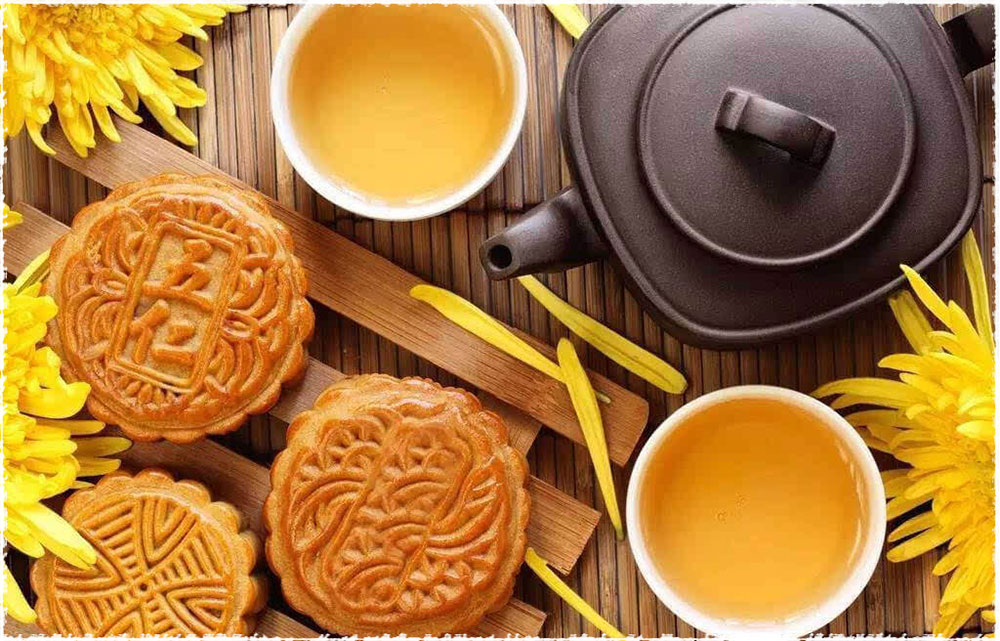 tea with mooncake