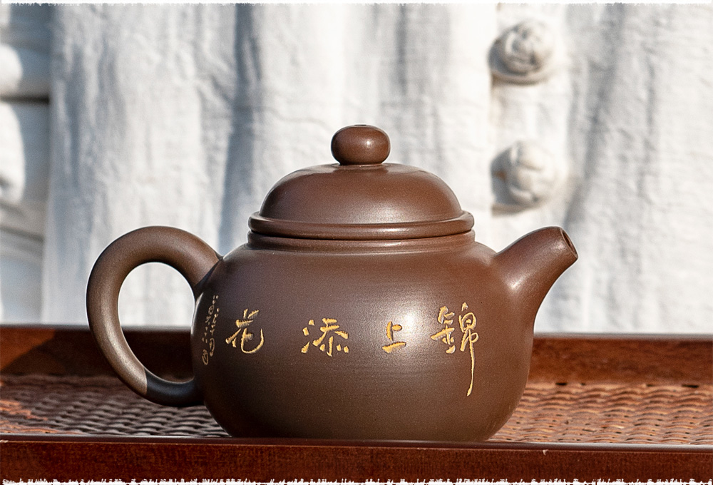 Pure Hand Carved Nixing Pottery Mini Teapot Gifts for Drinking Tea