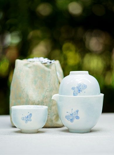 Hand Painted Butterfly Porcelain Gaiwan Set
