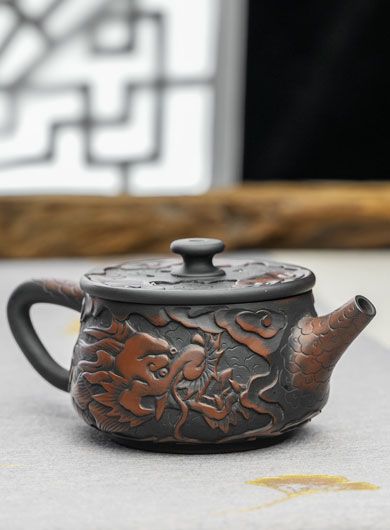 Handmade Jianshui Zitao Pottery Teapot – Chinese Dragon Shi Piao