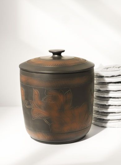 Jianshui Zitao Pottery Jar for Cake Tea Storage M