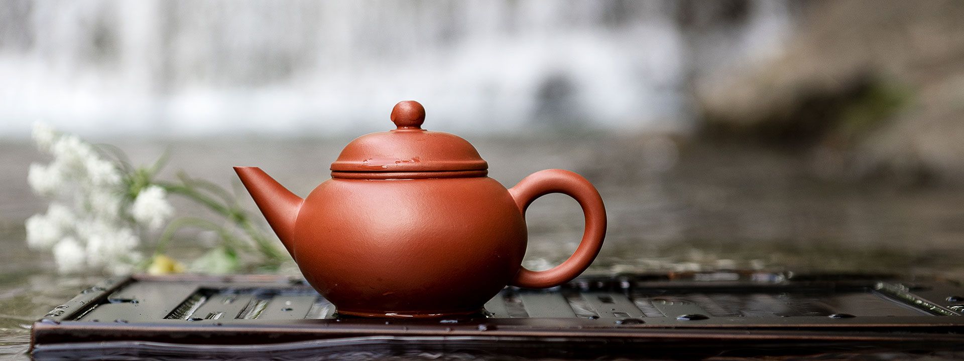 一沁茶舍- Smart Buys! Wuyi [Jin Jun Mei] Ceramic Jar Gift